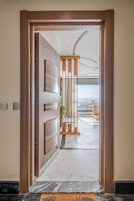 Apartamento Royale Duplexe Pleine Centre Tanger Exterior foto