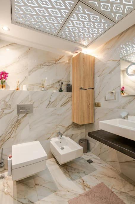 Apartamento Royale Duplexe Pleine Centre Tanger Exterior foto