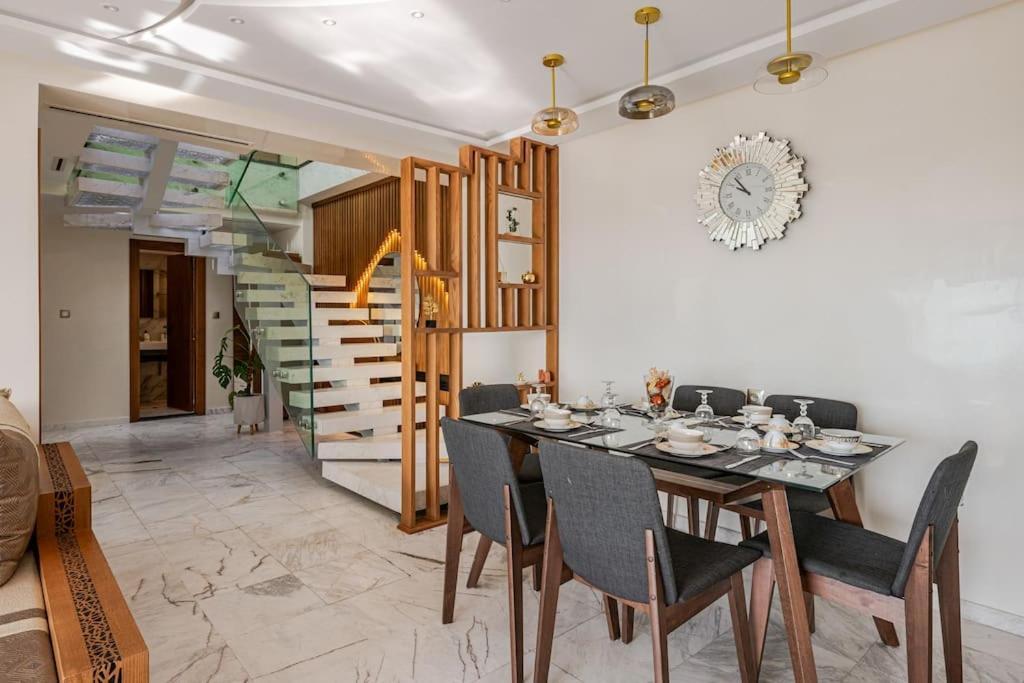 Apartamento Royale Duplexe Pleine Centre Tanger Exterior foto