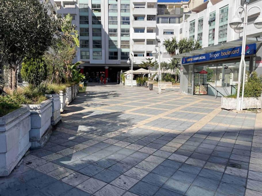 Apartamento Royale Duplexe Pleine Centre Tanger Exterior foto