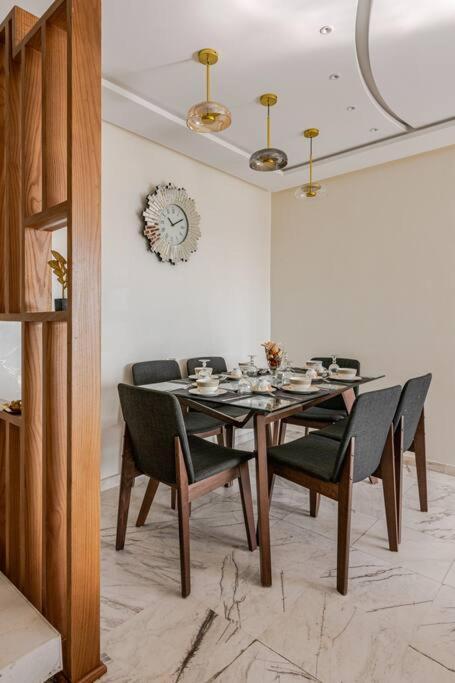 Apartamento Royale Duplexe Pleine Centre Tanger Exterior foto