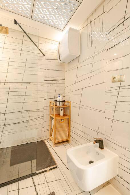 Apartamento Royale Duplexe Pleine Centre Tanger Exterior foto