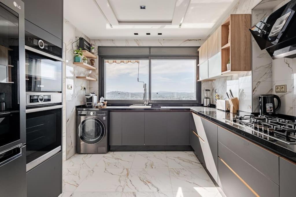 Apartamento Royale Duplexe Pleine Centre Tanger Exterior foto