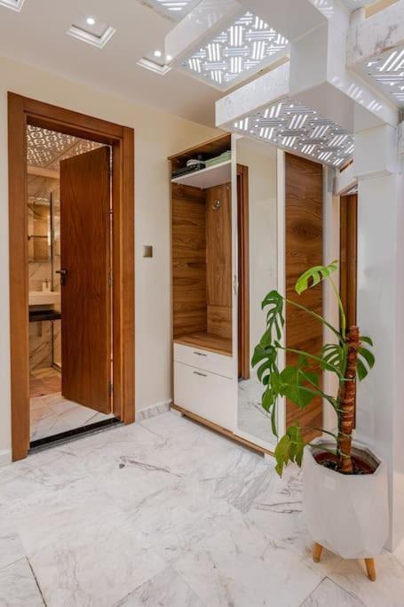 Apartamento Royale Duplexe Pleine Centre Tanger Exterior foto