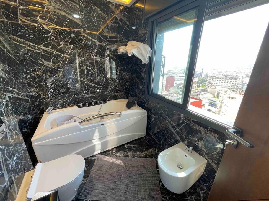 Apartamento Royale Duplexe Pleine Centre Tanger Exterior foto
