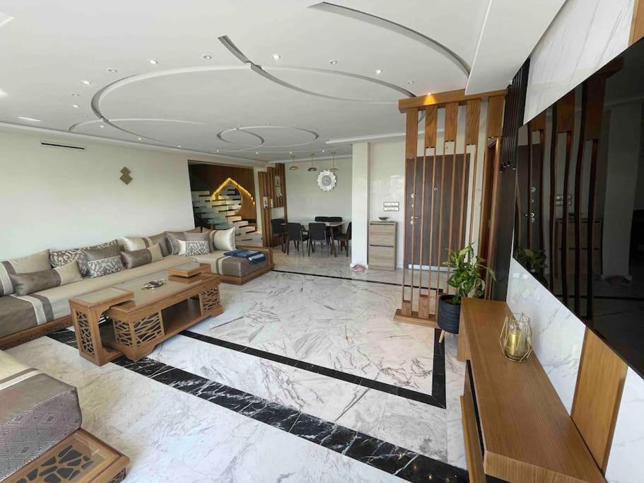 Apartamento Royale Duplexe Pleine Centre Tanger Exterior foto