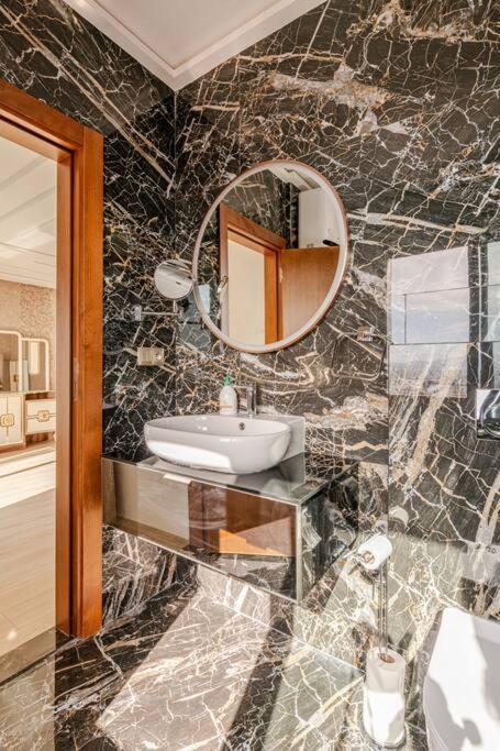 Apartamento Royale Duplexe Pleine Centre Tanger Exterior foto