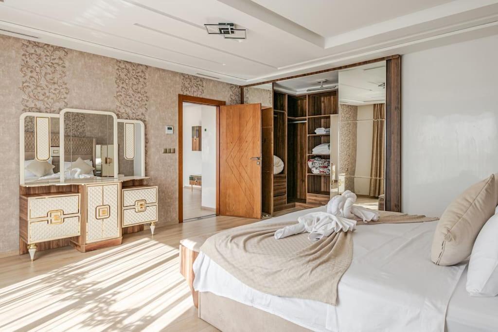Apartamento Royale Duplexe Pleine Centre Tanger Exterior foto