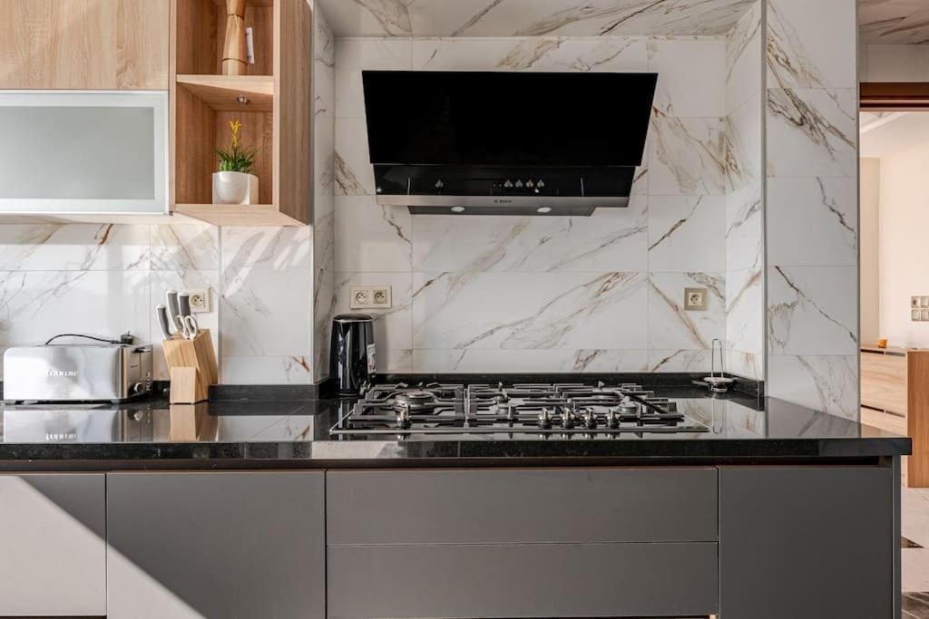 Apartamento Royale Duplexe Pleine Centre Tanger Exterior foto